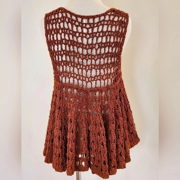 || FREE PEOPLE || Circles Within crocheted tank top, sweater, boho, orange - Picture 6 of 7